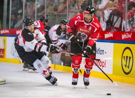 Ice hockey, Eishockey - AUT vs CAN, test match VIENNA,AUSTRIA,05.MAY.24 - ICE HOCKEY - OEEHV international test match, men, Austria vs Canada. Image shows Thomas Raffl (AUT).  GEPAxpictures xEdgarxEisner
