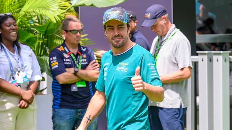 5th May 2024; Miami International Autodrome, Miami, Florida, USA; Formula 1 Crypto.com Miami Grand Prix 2024; Race Day; Aston Martin Aramco driver Fernando Alonso of Spain arrives in the Team Village before the start of the Miami Grand Prix.  ActionPlus12639180 DouglasxMurray