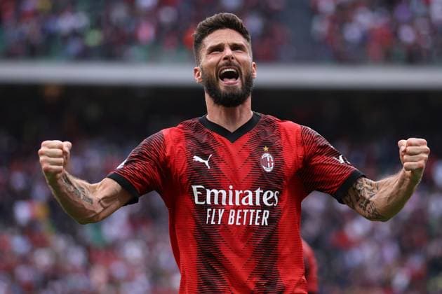 Sport Bilder des Tages Ac Milan - Genoa Cfc Olivier Giroud of Ac Milan celebrates after scoring a goal during the Serie A match beetween Ac Milan and Genoa Cfc at Stadio Giuseppe Meazza on May 5, 2024 in Milan, Italy . Milano Stadio Giuseppe Meazza Italy Copyright: xMarcoxCanonierox