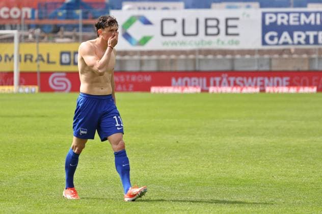 05 05 2024, Football, Men, 2 Bundesliga, Season 2023 2024, SV 07 Elversberg Hertha BSC Berlin, Fabian Reese Hertha BSC leaves the pitch Elversberg Ursapharm Arena an der Kaiserlinde Saarland Germany EN