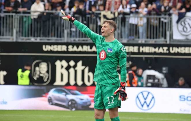 05 05 2024, Football, Men, 2 Bundesliga, Season 2023 2024, SV 07 Elversberg Hertha BSC Berlin, Tjark Ernst Hertha BSC gestures, gives instructions Elversberg Ursapharm Arena an der Kaiserlinde Saarland Germany EN