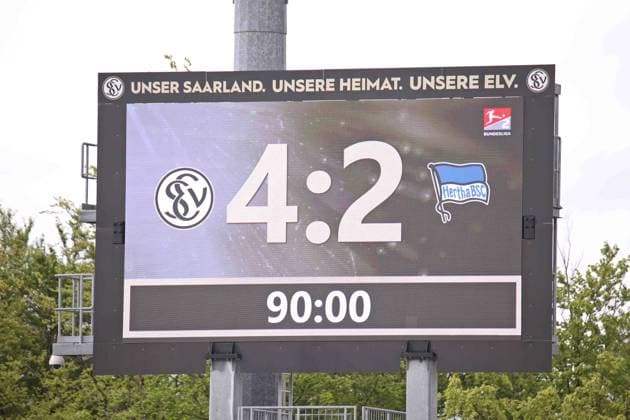 05 05 2024, Football, Men, 2 Bundesliga, Season 2023 2024, SV 07 Elversberg Hertha BSC Berlin, Final score, Final result, Scoreboard, Elversberg, Berlin, 4 2 Elversberg Ursapharm Arena an der Kaiserlinde Saarland Germany EN