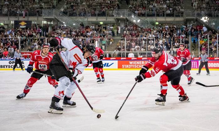Ice hockey, Eishockey - AUT vs CAN, test match VIENNA,AUSTRIA,05.MAY.24 - ICE HOCKEY - OEEHV international test match, men, Austria vs Canada. Image shows Steven Strong (AUT).  GEPAxpictures xEdgarxEisner
