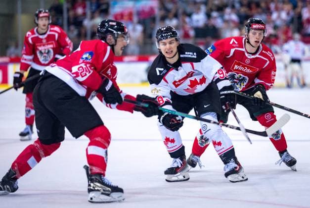 Ice hockey, Eishockey - AUT vs CAN, test match VIENNA,AUSTRIA,05.MAY.24 - ICE HOCKEY - OEEHV international test match, men, Austria vs Canada. Image shows Connor Bedard (CAN).  GEPAxpictures xEdgarxEisner