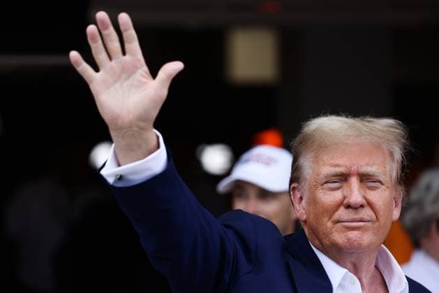 Donald Trump At F1 Miami Grand Prix 2024 Donald Trump, 45th President of the United States, before the Formula 1 Miami Grand Prix at Miami International Autodrome in Miami, United States on May 5, 2024. Miami United States  Copyright: xJakubxPorzyckix originalFilename:porzycki-donaldtr240505_npMwS.jpg
