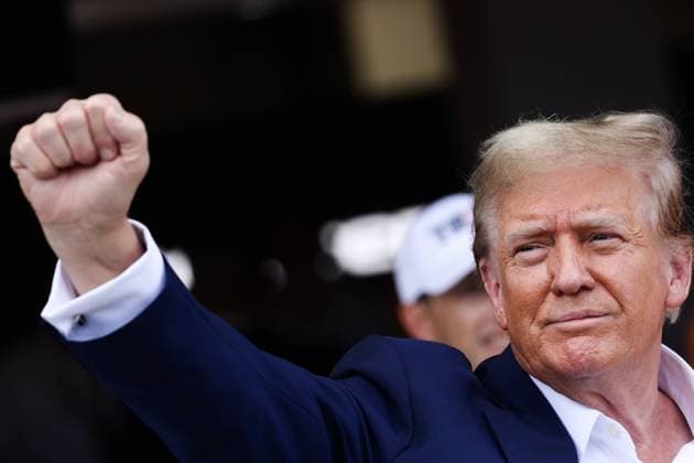 Sport Themen der Woche KW18 Sport Bilder des Tages Donald Trump At F1 Miami Grand Prix 2024 Donald Trump, 45th President of the United States, before the Formula 1 Miami Grand Prix at Miami International Autodrome in Miami, United States on May 5, 2024. Miami United States  Copyright: xJakubxPorzyckix originalFilename:porzycki-donaldtr240505_np4Li.jpg