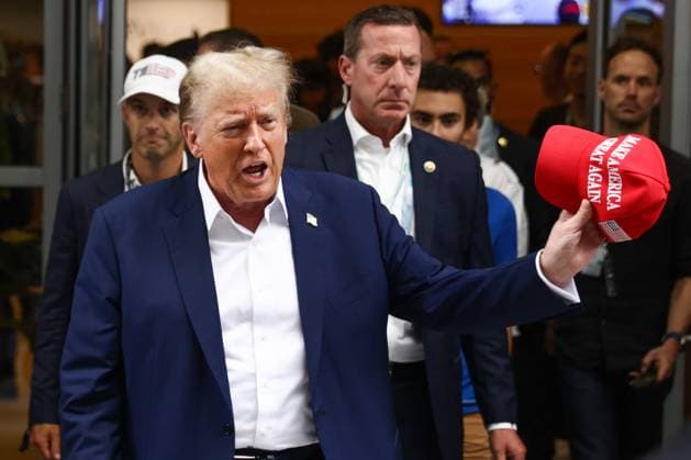 Donald Trump At F1 Miami Grand Prix 2024 Donald Trump, 45th President of the United States, before the Formula 1 Miami Grand Prix at Miami International Autodrome in Miami, United States on May 5, 2024. Miami United States  Copyright: xJakubxPorzyckix originalFilename:porzycki-donaldtr240505_np7W6.jpg