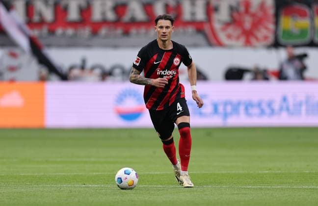 05 05 2024, Soccer Bundesliga, Eintracht Frankfurt Bayer 04 Leverkusen, emonline, emspor, v l , Robin Koch Eintracht Frankfurt DFL DFB REGULATIONS PROHIBIT ANY USE OF PHOTOGRAPHS AS IMAGE SEQUENCES AND OR QUASI VIDEO xdcx Copyright: HMBxMedia
