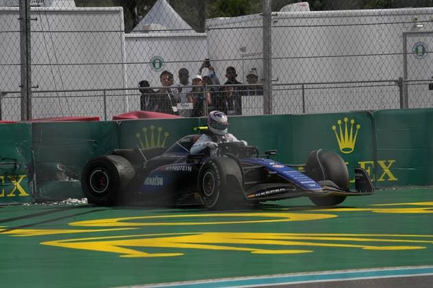05 05 2024, Miami International Autodrome, Miami, Formula 1 Crypto com Miami Grand Prix,in the picture Kevin Magnussen DNK , Haas F1 Team and Logan Sargeant USA , Williams Racing touch each other, Logan Sargeant USA , Williams Racing has to give up the race Defodi 506 20240505 hbr 5198 Defodi-506