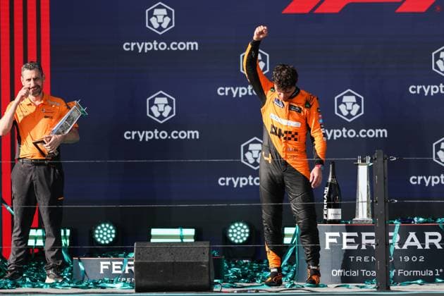 NORRIS Lando (gbr), McLaren F1 Team MCL38, portrait podium during the Formula 1 Crypto.com Miami Grand Prix 2024, 6th round of the 2024 Formula One World Championship, WM, Weltmeisterschaft from May 3 to 5, 2024 on the Miami International Autodrome, in Miami, United States of America - F1 - MIAMI GRAND PRIX 2024 DPPI Panoramic  240505_R06_MIAMI_DP_AV3_1976