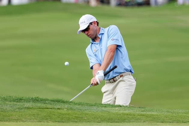 MCKINNEY, TX - MAY 05: Ben Kohles (USA) takes his second chip to get onto the 18th green during the final round of the PGA, Golf Herren CJ CUP Byron Nelson on May 5, 2024, at TPC Craig Ranch in McKinney, TX. (Photo by David Buono Icon Sportswire) GOLF: MAY 05 PGA CJ CUP Byron Nelson EDITORIAL USE ONLY Icon240505052
