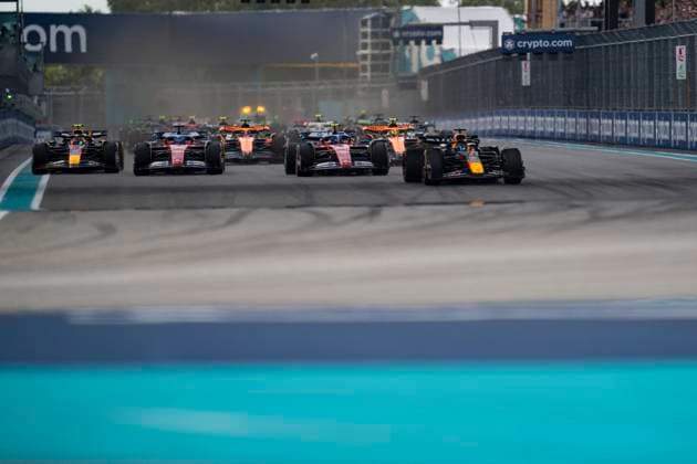 May 5, 2024, Miami, United States: Dutch driver MAX VERSTAPPEN (Red Bull Racing) leada at the start of the 2024 FIA Formula 1 Miami Grand Prix at Miami International Autodrome in Miami, United States. Miami United States - ZUMAg147 20240505_fap_g147_052 Copyright: xJamesxGasperottix