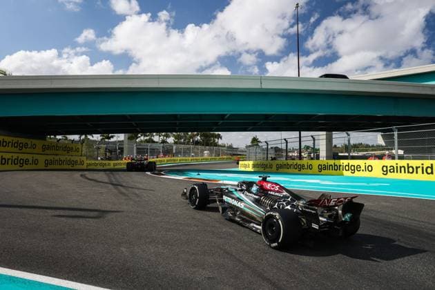 63 RUSSELL George (gbr), Mercedes AMG F1 Team W15, action during the Formula 1 Crypto.com Miami Grand Prix 2024, 6th round of the 2024 Formula One World Championship, WM, Weltmeisterschaft from May 3 to 5, 2024 on the Miami International Autodrome, in Miami, United States of America - F1 - MIAMI GRAND PRIX 2024 DPPI Panoramic  240505_R06_MIAMI_DP_AV6_0366