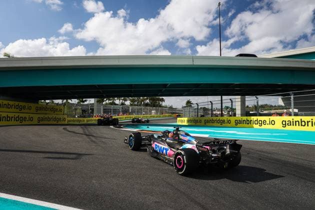 31 OCON Esteban (fra), Alpine F1 Team A524, action during the Formula 1 Crypto.com Miami Grand Prix 2024, 6th round of the 2024 Formula One World Championship, WM, Weltmeisterschaft from May 3 to 5, 2024 on the Miami International Autodrome, in Miami, United States of America - F1 - MIAMI GRAND PRIX 2024 DPPI Panoramic  240505_R06_MIAMI_DP_AV6_0375