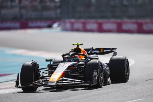 11 PEREZ Sergio (mex), Red Bull Racing RB20, action during the Formula 1 Crypto.com Miami Grand Prix 2024, 6th round of the 2024 Formula One World Championship, WM, Weltmeisterschaft from May 3 to 5, 2024 on the Miami International Autodrome, in Miami, United States of America - F1 - MIAMI GRAND PRIX 2024 DPPI Panoramic  240505_R06_MIAMI_DP_EA023123