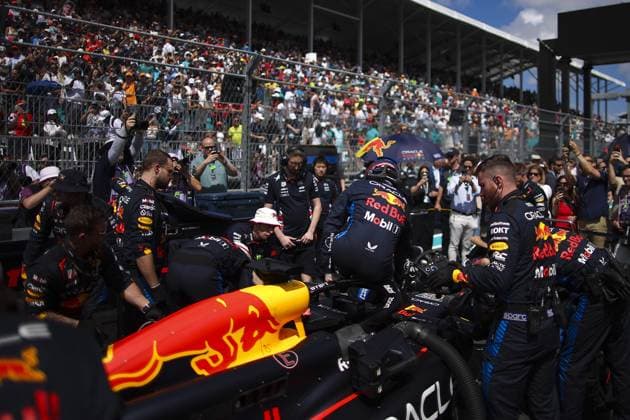 VERSTAPPEN Max (ned), Red Bull Racing RB20, portrait during the Formula 1 Crypto.com Miami Grand Prix 2024, 6th round of the 2024 Formula One World Championship, WM, Weltmeisterschaft from May 3 to 5, 2024 on the Miami International Autodrome, in Miami, United States of America - F1 - MIAMI GRAND PRIX 2024 DPPI Panoramic  240505_R06_MIAMI_DP_EA021716