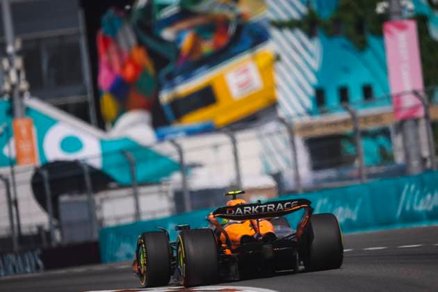 04 NORRIS Lando (gbr), McLaren F1 Team MCL38, action during the Formula 1 Crypto.com Miami Grand Prix 2024, 6th round of the 2024 Formula One World Championship, WM, Weltmeisterschaft from May 3 to 5, 2024 on the Miami International Autodrome, in Miami, United States of America - F1 - MIAMI GRAND PRIX 2024 DPPI Panoramic  240505_R06_MIAMI_DP_EA022911
