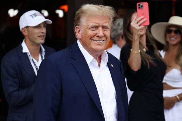 F1 Miami Grand Prix 2024 Donald Trump before the Formula 1 Miami Grand Prix at Miami International Autodrome in Miami, United States on May 5, 2024. Miami United States  Copyright: xJakubxPorzyckix originalFilename:porzycki-f1miamig240505_nppHL.jpg