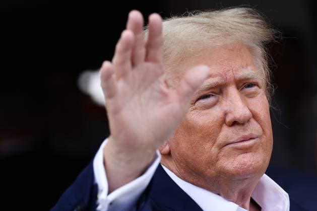 F1 Miami Grand Prix 2024 Donald Trump before the Formula 1 Miami Grand Prix at Miami International Autodrome in Miami, United States on May 5, 2024. Miami United States  Copyright: xJakubxPorzyckix originalFilename:porzycki-f1miamig240505_npqV0.jpg