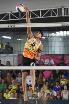 (240506) -- BRASILIA, May 6, 2024 -- Matthew Immers spikes the ball during the men s final match between Evandro Goncalves Oliveira Junior Arthur Diego Mariano Lanci of Brazil and Steven Van De Velde Matthew Immers of the Netherlands at the Volleyball World Beach Pro Tour Elite 16 2024 in Brasilia, Brazil, May 5, 2024. (Photo by Xinhua) (SP)BRAZIL-BRASILIA Beach volleyball, Beachvolleyball PRO TOUR-FINALS LucioxTavora 