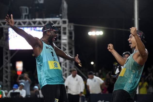 (240506) -- BRASILIA, May 6, 2024 -- Evandro Goncalves Oliveira Junior Arthur Diego Mariano Lanci (R) celebrate after winning the men s final match between Evandro Goncalves Oliveira Junior Arthur Diego Mariano Lanci of Brazil and Steven Van De Velde Matthew Immers of the Netherlands at the Volleyball World Beach Pro Tour Elite 16 2024 in Brasilia, Brazil, May 5, 2024. (Photo by Xinhua) (SP)BRAZIL-BRASILIA Beach volleyball, Beachvolleyball PRO TOUR-FINALS LucioxTavora 