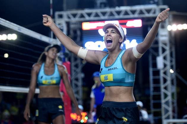(240506) -- BRASILIA, May 6, 2024 -- Eduarda Santos Lisboa celebrates during the women s final match between Ana Patricia Silva Ramos Eduarda Santos Lisboa of Brazil and Kristen Nuss Taryn Kloth of the United States at the Volleyball World Beach Pro Tour Elite 16 2024 in Brasilia, Brazil, May 5, 2024. (Photo by Xinhua) (SP)BRAZIL-BRASILIA Beach volleyball, Beachvolleyball PRO TOUR-FINALS LucioxTavora 