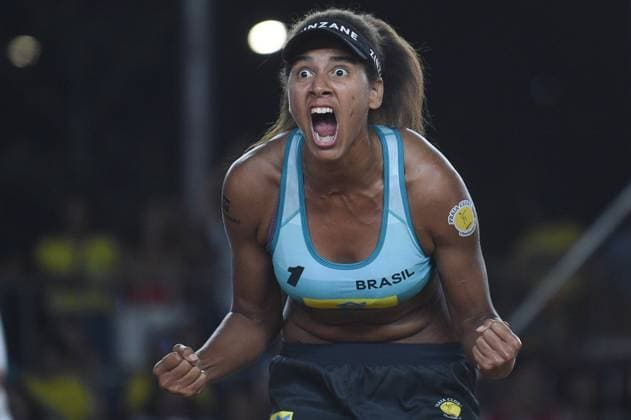 (240506) -- BRASILIA, May 6, 2024 -- Ana Patricia Silva Ramos celebrates after winning the women s final match between Ana Patricia Silva Ramos Eduarda Santos Lisboa of Brazil and Kristen Nuss Taryn Kloth of the United States at the Volleyball World Beach Pro Tour Elite 16 2024 in Brasilia, Brazil, May 5, 2024. (Photo by Xinhua) (SP)BRAZIL-BRASILIA Beach volleyball, Beachvolleyball PRO TOUR-FINALS LucioxTavora 