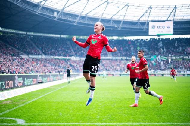 05 05 2024 Soccer, 2023 2024, 1 Bundesliga, Matchday 32, Hannover 96 SC Paderborn 07 L R Lars Gindorf Hannover celebrates after his goal to 1 0 with Andreas Voglsammer Hannover , Nicolo Tresoldi Hannover DFL REGULATIONS PROHIBIT ANY USE OF PHOTOGRAPHS AS IMAGE SEQUENCES AND OR QUASI VIDEO