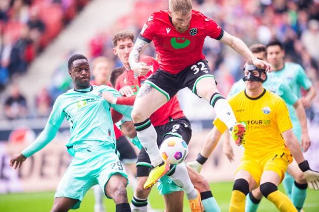05 05 2024 Soccer, 2023 2024, 2 Bundesliga, Matchday 32, Hannover 96 SC Paderborn 07 L R Ilyas Ansah Paderborn , Phil Neumann Hannover , Andreas Voglsammer Hannover , Pelle Boevink Paderborn DFL REGULATIONS PROHIBIT ANY USE OF PHOTOGRAPHS AS IMAGE SEQUENCES AND OR QUASI VIDEO
