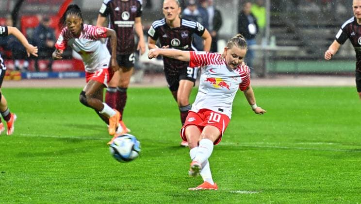 06 05 2024 Soccer Season 2023 2024 1 Womens Soccer Bundesliga 20 Matchday 1 FC Nuremberg FCN Club RB Leipzig Sportfoto Zink xwoxzix Vanessa Fudalla 10, RB Leipzig scores Goal Goal Shot to 0 1 by penalty kick Penalty kick