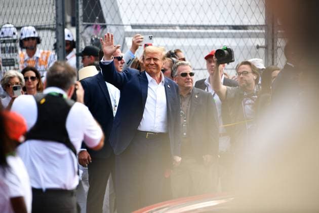 May 5, 2024, Miami, Mezzolombardo, United States: Donald Trump is seen on the grid during the National Anthem before the 2024 FIA Formula 1 Miami Grand Prix at Miami International Autodrome in Miami, United States. Miami United States - ZUMAf150 20240505_zsp_f150_055 Copyright: xDaisyxFacinellix