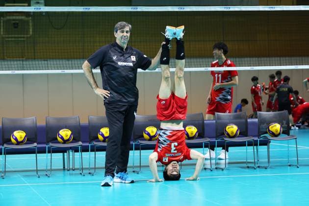 Sport Themen der Woche KW19 Sport Bilder des Tages (L to R) Philippe Blain, Akihiro Fukatsu (JPN), MAY 7, 2024 - Volleyball : Japan Volleyball national team, Nationalteam training session in Tokyo, Japan. Noxthirdxpartyxsales  (252375236)