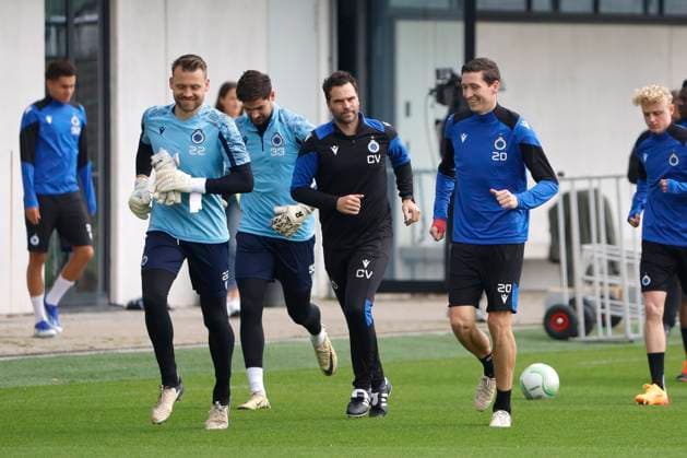 Club Brugge v Fiorentina - UEFA Europa Conference League - media activities WESTKAPELLE, BELGIUM - MAY 07 : Mignolet Simon goalkeeper of Club Brugge and Vanaken Hans midfielder of Club Brugge during a training session prior to the UEFA Europa Conference League semi-finals 2nd leg match between Club Brugge and Fiorentina at the training grounds on May 7, 2024 in Westkapelle, Belgium, 07 05 2024 Westkapelle Belgium  Copyright: xJanxDexMeuleneirx