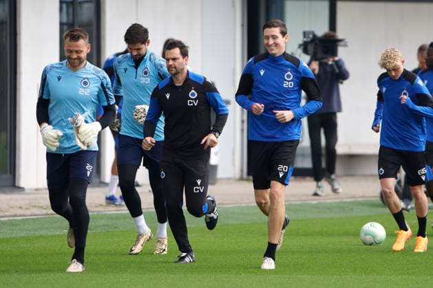 Club Brugge v Fiorentina - UEFA Europa Conference League - media activities WESTKAPELLE, BELGIUM - MAY 07 : Mignolet Simon goalkeeper of Club Brugge and Vanaken Hans midfielder of Club Brugge during a training session prior to the UEFA Europa Conference League semi-finals 2nd leg match between Club Brugge and Fiorentina at the training grounds on May 7, 2024 in Westkapelle, Belgium, 07 05 2024 Westkapelle Belgium  Copyright: xJanxDexMeuleneirx