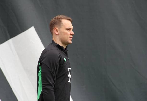 Munich, Germany 07 May 2024 Football, Men, Season 2023 2024, FC Bayern Munich, Säbener Strasse, Training ground, Final training, Champions League Manuel Neuer FC Bayern Munich head, upper body on the way to the training ground