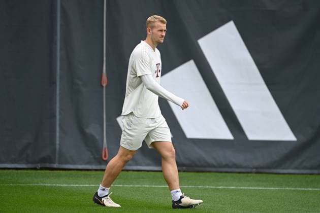 Matthijs DE LIGT Bayern Muenchen , action,single action,single image,cropped image,full body shot,whole figure final training on 07 05 2024 before the soccer Champions League semi-final Real Madrid FC Bayern Muenchen on 08 05 2024
