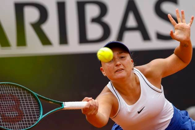 May 7, 2024, Rome, ITALY: Lisa Pigato of Italy in action against Shelby Rogers during their first round match at the at the Italian Open tennis tournament in Rome, Italy, 07 May 2024. ANSA FABIO FRUSTACI Italian Open tennis tournament  - ZUMAa110 20240507_zaf_a110_009 Copyright: xFabioxFrustacix