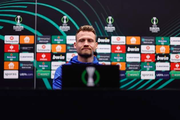 Club Brugge v Fiorentina - UEFA Europa Conference League - media activities BRUGGE, BELGIUM - MAY 07 : Mignolet Simon goalkeeper and Hayen Nicky head coach of Club Brugge pictured during a press conference, PK, Pressekonferenz prior to the UEFA Europa Conference League semi-finals 2nd leg match between Club Brugge and Fiorentina at the training grounds on May 7, 2024 in Brugge, Belgium, 07 05 2024 Brugge Belgium  Copyright: xJanxDexMeuleneirx