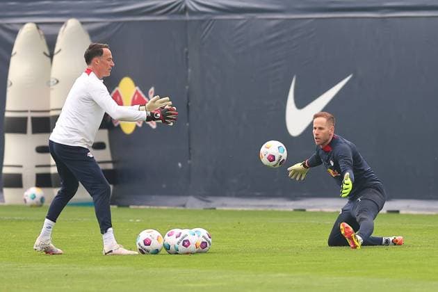 RB Leipzig Training 1 Bundesliga Leipzig, 07 05 2024, Training center at Cottaweg, Season 2023 2024, Football, Men, 1 Bundesliga , RB Leipzig Training , In the picture goalkeeper coach Frederik Gößling Goessling and goalkeeper Peter Gulacsi ,