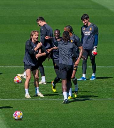 07 05 2024, Football UEFA Champions League 2023 2024 1 day before the semi-final, Real Madrid FC Bayern Munich, training session Real Madrid at the training ground of Real li Luka Modric Real Madrid laughing