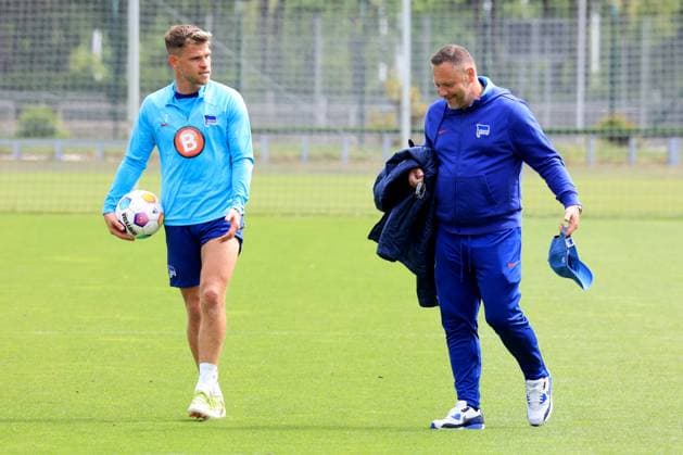DEU, DFL, 2 FBL Hertha BSC, Training, 07 05 2024, Sportforum, Berlin, DEU, DFL, 2 FBL Hertha BSC, Training, im Bild Cheftrainer Pal Dardai Hertha BSC Berlin , Florian Niederlechner Hertha BSC Berlin 7 DFL regulations prohibit any use of Photographs as image sequences and or quasi video Foto Juergen Engler nordphoto GmbH nordphotoxGmbHx xEngler nph00076