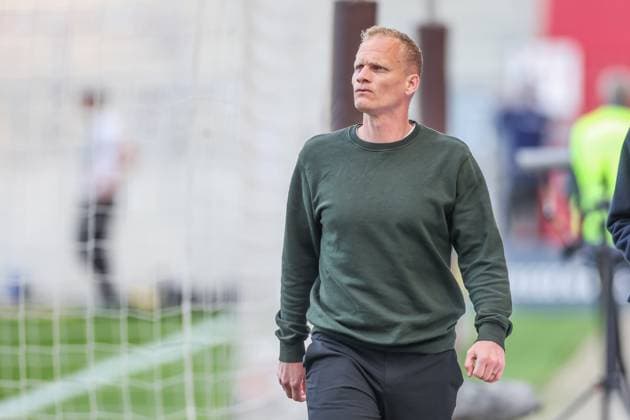 07 05 2024, Football, Season 2023 2024, 2 Bundesliga, Matchday 32, VfL Osnabrück FC Schalke 04, Head coach Karel Geraerts FC Schalke 04 Hamburg Stadion am Millerntor Hamburg Germany xRHR PHOTO TRx Copyright: TimxRehbein RHR-FOTOx RHR-FOTO TR