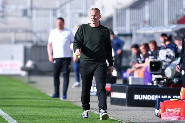 Soccer 2 Bundesliga 32 Matchday VfL Osnabrück FC Schalke 04 on 07 05 2024 at Millerntor Stadium in Hamburg Karel Geraerts Coach Head Coach Schalke xRx