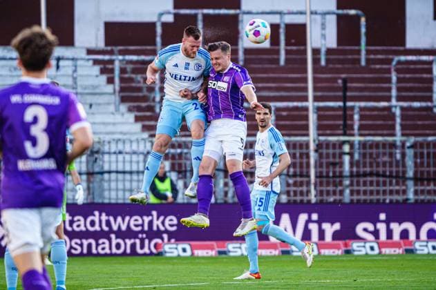 Header duel aerial duel Tomas Kalas FC Schalke 04, 26 , Erik Engelhardt VfL Osnabrueck, 09 GER, VfL Osnabrueck vs FC Schalke 04, Football, 2 Bundesliga, Matchday 32, Season 2023 2024, 07 05 2024 DFL REGULATES PROHIBIT ANY USE OF PHOTOGRAPHS AS IMAGE SEQUENCES AND OR QUASI VIDEO GER, VfL Osnabrueck vs FC Schalke 04, Football, 2 Bundesliga, Matchday 32, Season 2023 2024, 07 05 2024 Hamburg Copyright: xEibner-Pressefoto MarcelxvonxFehrnx EP_MFN