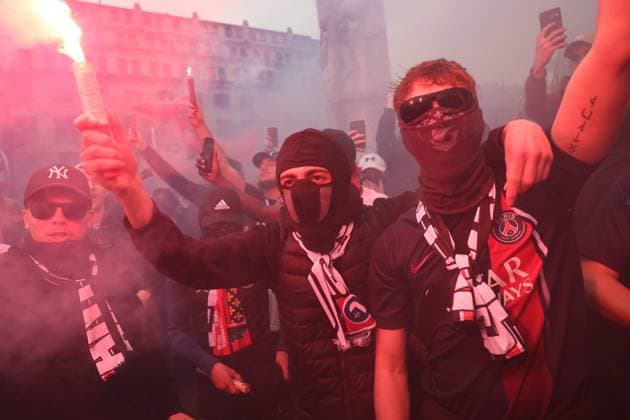 PSG - DORTMUND PHOTOPQR LE PARISIEN Le Parisien Arnaud Journois ; PARIS ; 07 05 2024 ; FOOTBALL , LIGUE DES CHAMPIONS UEFA , DEMI FINALE RETOUR , 07 05 2024 , PARIS , PARC DES PRINCES PARIS SG - BORUSSIA DORTMUND Supporters avant le début du match. PHOTO LE PARISIEN ARNAUD JOURNOIS - France, Paris May 7, 2024 PSG vs Dortmund: Champions League PARIS France  Copyright: xPHOTOPQR LExPARISIEN MAXPPPxLexParisienx xArnaudxJournoisx 20240507LPA0435 20240507LPA0435