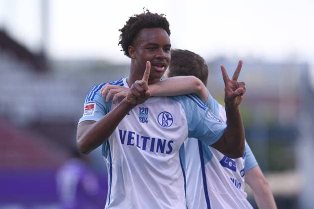 Soccer 2 Bundesliga 32 Matchday VfL Osnabrück FC Schalke 04 on 07 05 2024 at Millerntor Stadium in Hamburg Goal celebration to 0 3 by Assan Ouedraogo Schalke xRx