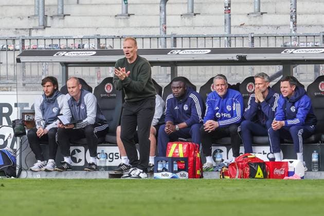 07 05 2024, Football, Season 2023 2024, 2 Bundesliga, Matchday 32, VfL Osnabrück FC Schalke 04, Head coach Karel Geraerts FC Schalke 04 Hamburg Stadion am Millerntor Hamburg Germany xRHR PHOTO TRx Copyright: TimxRehbein RHR-FOTOx RHR-FOTO TR