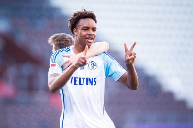 07 05 2024 Soccer, 2023 2024, 2 Bundesliga, Matchday 32, VfL Osnabrück FC Schalke 04 L R Assan Ouedraogo Schalke cheers after his goal to 0 3 with Tobias Mohr Schalke DFL REGULATIONS PROHIBIT ANY USE OF PHOTOGRAPHS AS IMAGE SEQUENCES AND OR QUASI VIDEO