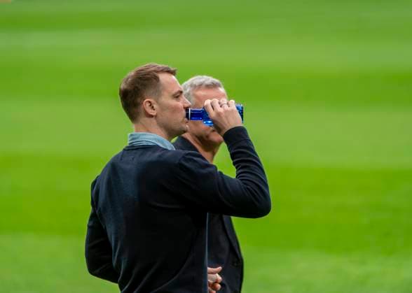 07 05 2024, Football UEFA Champions League 2023 2024 1 day before the semi-final, Real Madrid FC Bayern Munich, Arrival of FC Bayern team at Santiago Bernabeu stadium Madrid goalkeeper Manuel Neuer FC Bayern Munich drinks