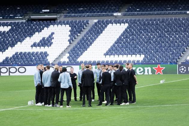 May 7, 2024, Madrid, Madrid, SPAIN: Players of Bayern Munich are seen in the Pitch walk prior the UEFA Champions League, Semi Final round 2, football match to play against Real Madrid at Santiago Bernabeu stadium on May 07, 2024 in Madrid, Spain. Madrid SPAIN - ZUMAa181 20240507_zaa_a181_064 Copyright: xGuillermoxMartinezx
